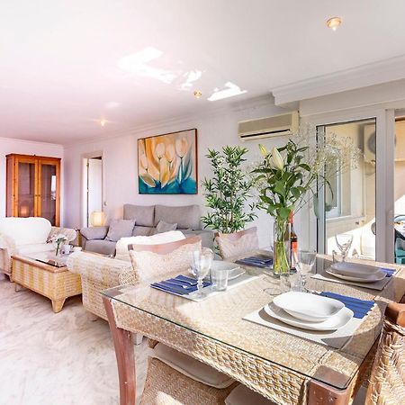 Beach And Pool Holidays At The Grand Coloso Benalmádena Exterior photo