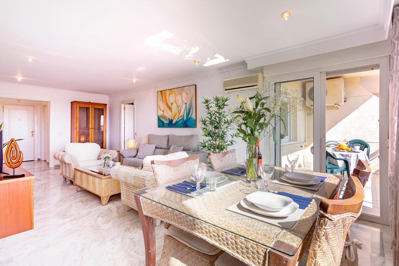 Beach And Pool Holidays At The Grand Coloso Benalmádena Exterior photo