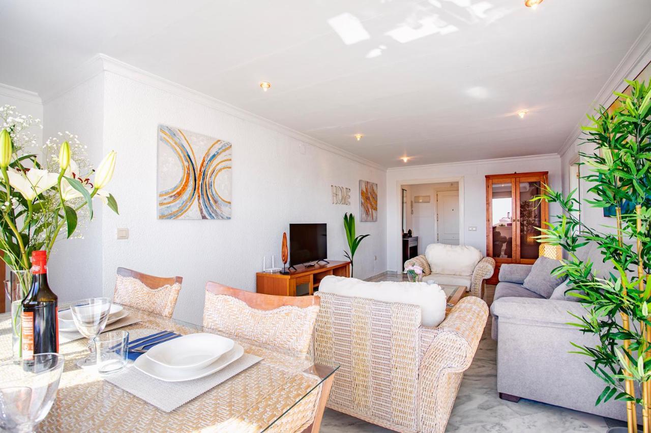 Beach And Pool Holidays At The Grand Coloso Benalmádena Exterior photo