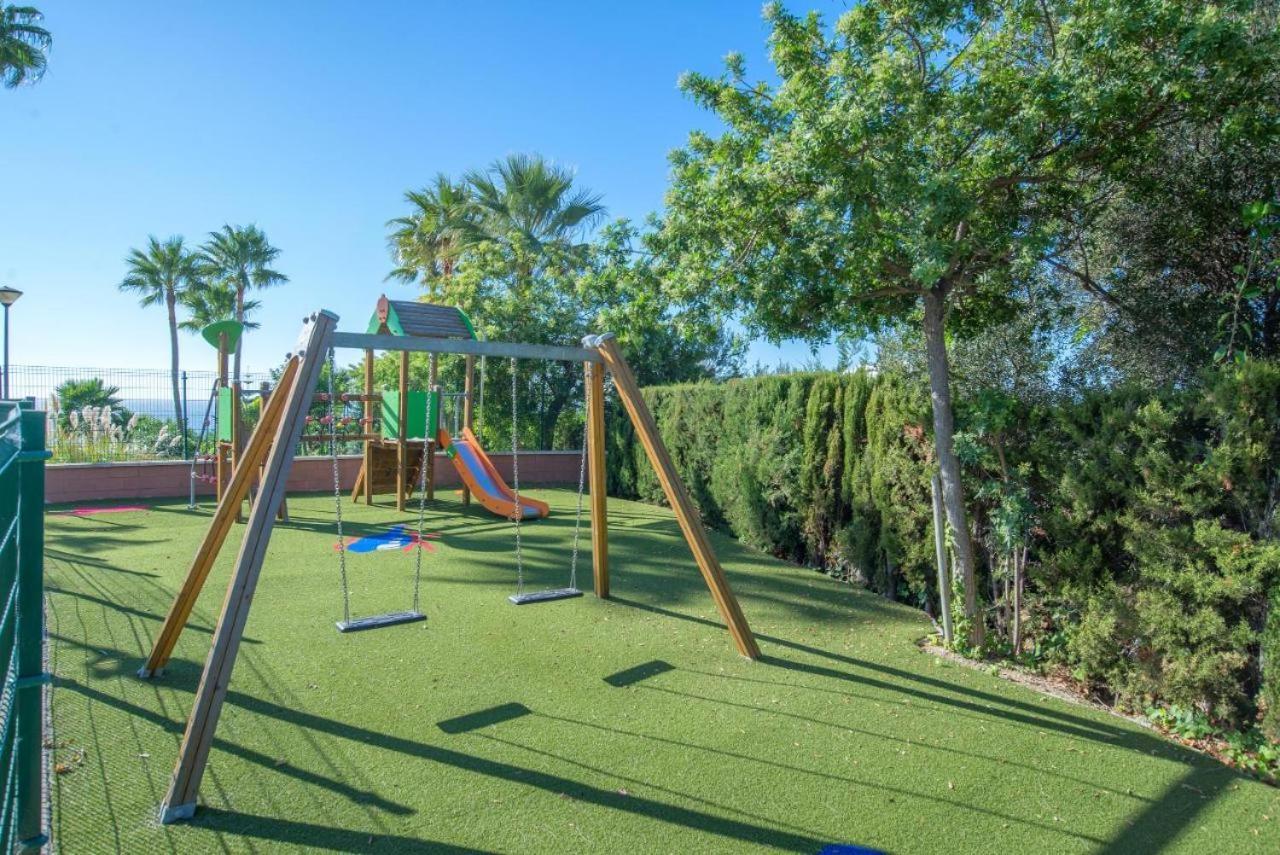 Beach And Pool Holidays At The Grand Coloso Benalmádena Exterior photo