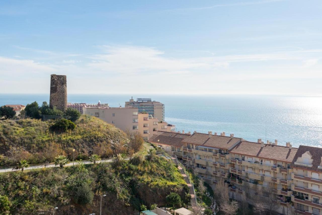 Beach And Pool Holidays At The Grand Coloso Benalmádena Exterior photo